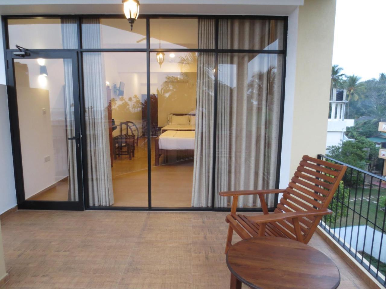 Chaaya Inn Hotel Hikkaduwa Esterno foto