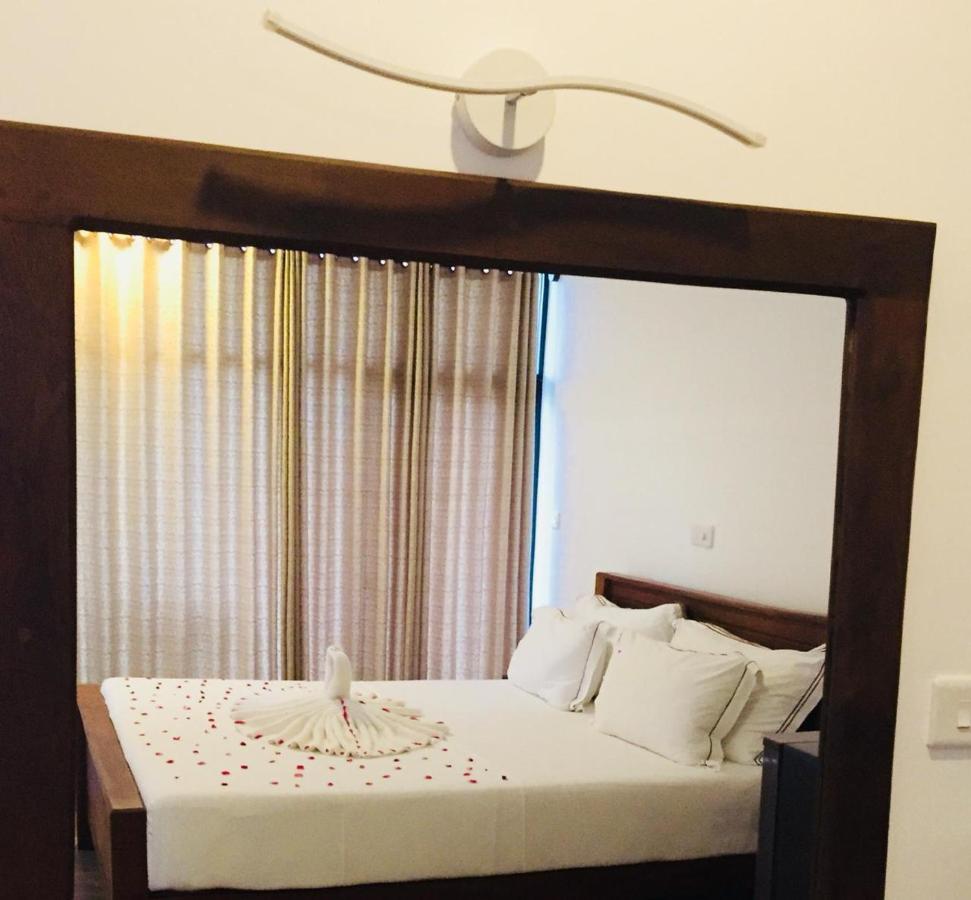 Chaaya Inn Hotel Hikkaduwa Esterno foto