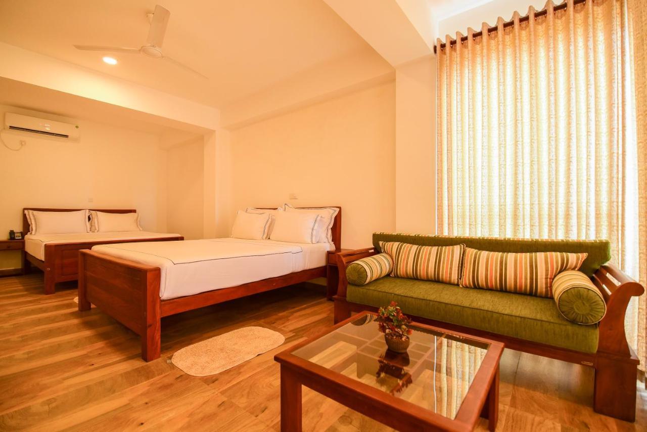 Chaaya Inn Hotel Hikkaduwa Esterno foto
