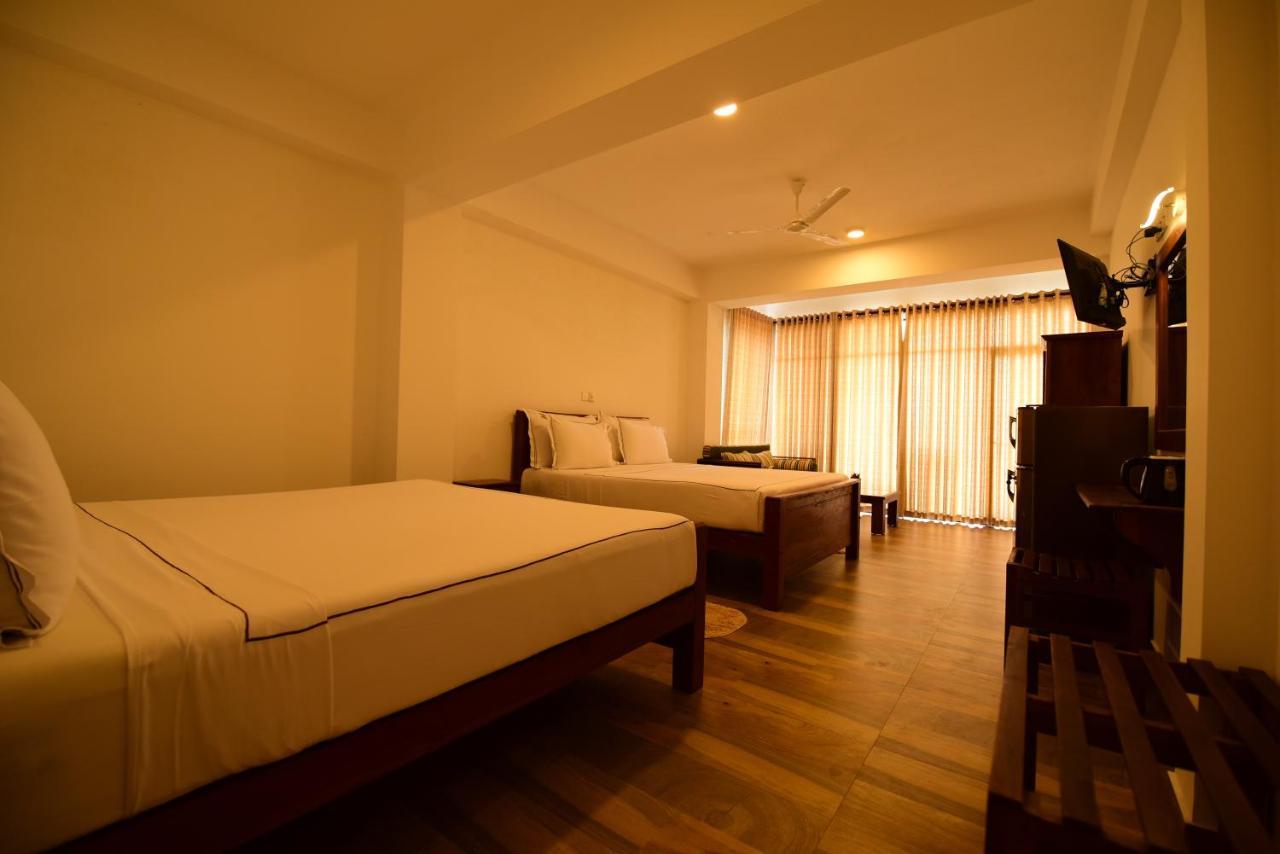 Chaaya Inn Hotel Hikkaduwa Esterno foto