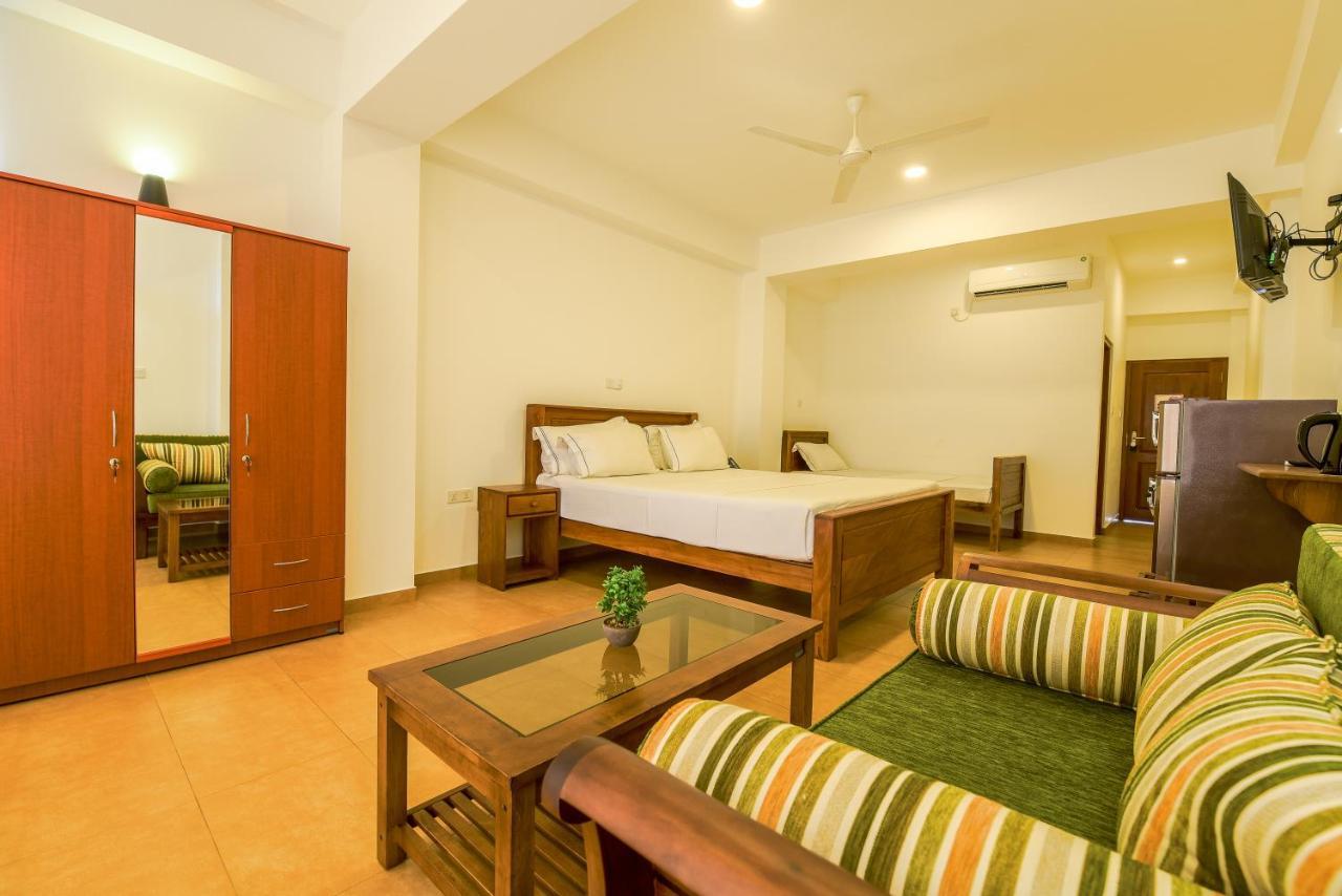 Chaaya Inn Hotel Hikkaduwa Esterno foto