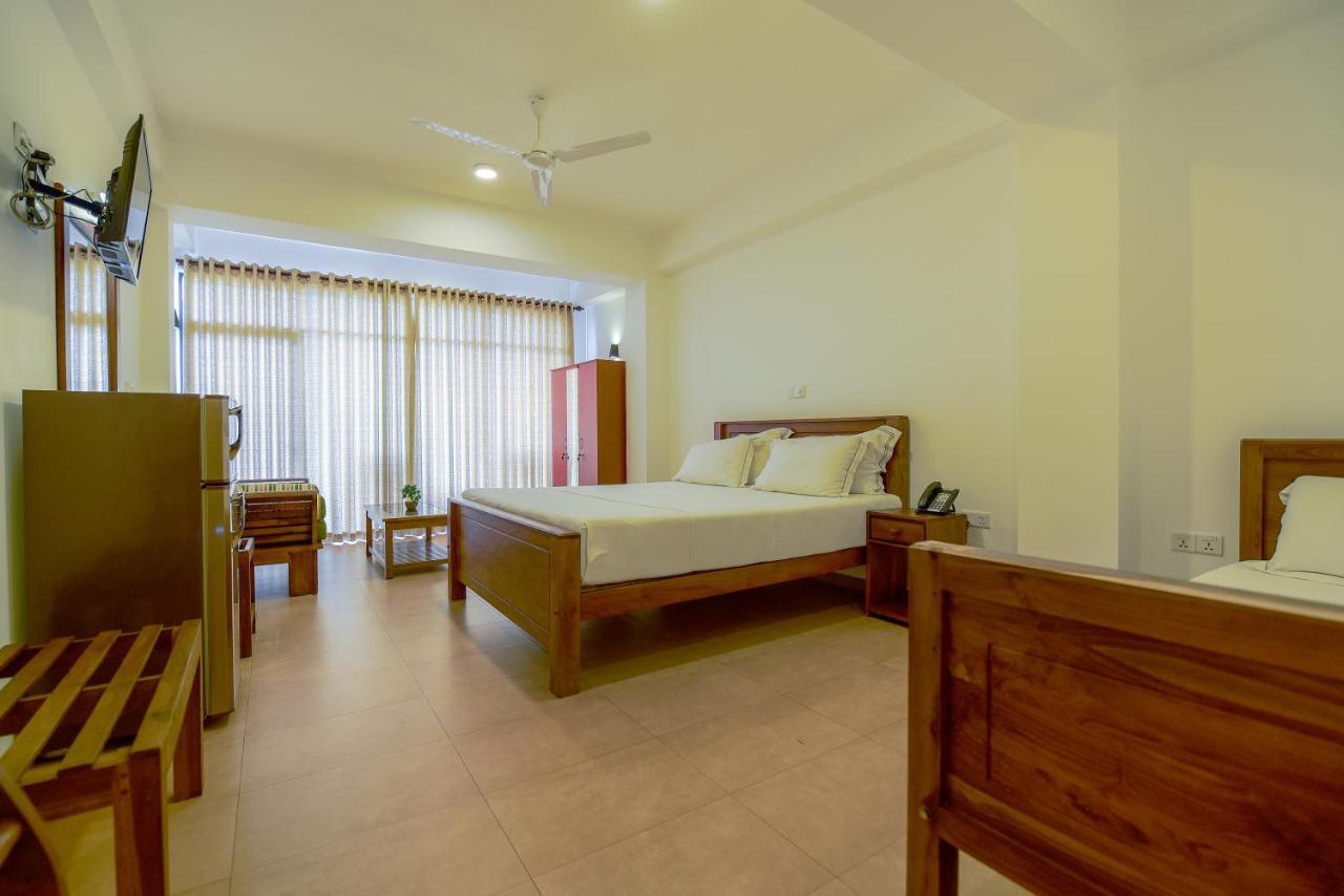 Chaaya Inn Hotel Hikkaduwa Esterno foto