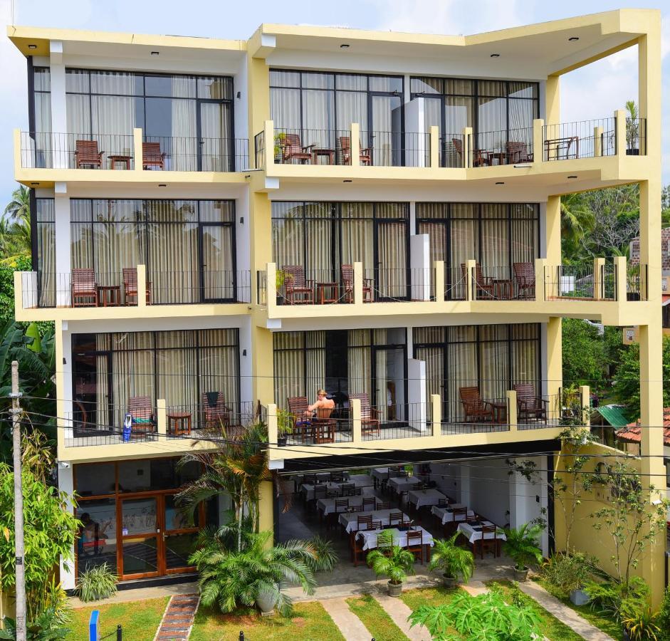 Chaaya Inn Hotel Hikkaduwa Esterno foto