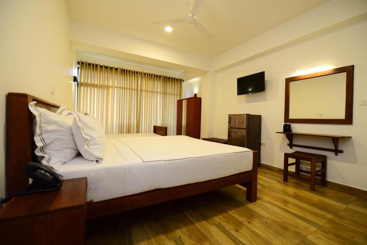 Chaaya Inn Hotel Hikkaduwa Esterno foto