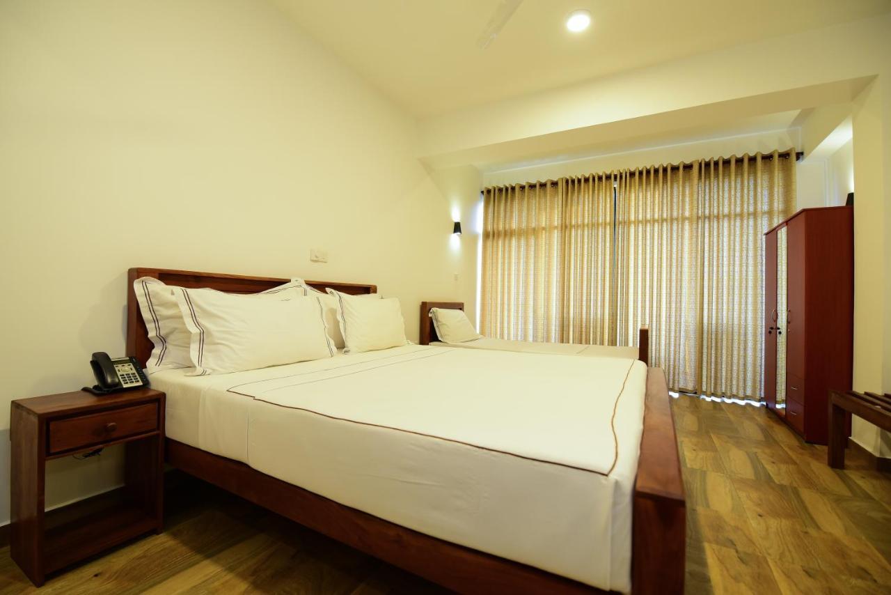 Chaaya Inn Hotel Hikkaduwa Esterno foto