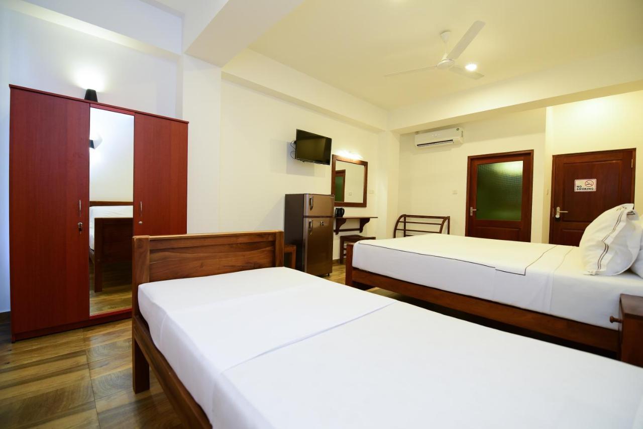 Chaaya Inn Hotel Hikkaduwa Esterno foto